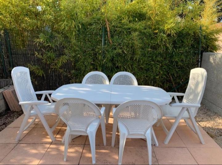 Rez De Villa Avec Place De Parking Et Vue Mer. La Ciotat Bagian luar foto
